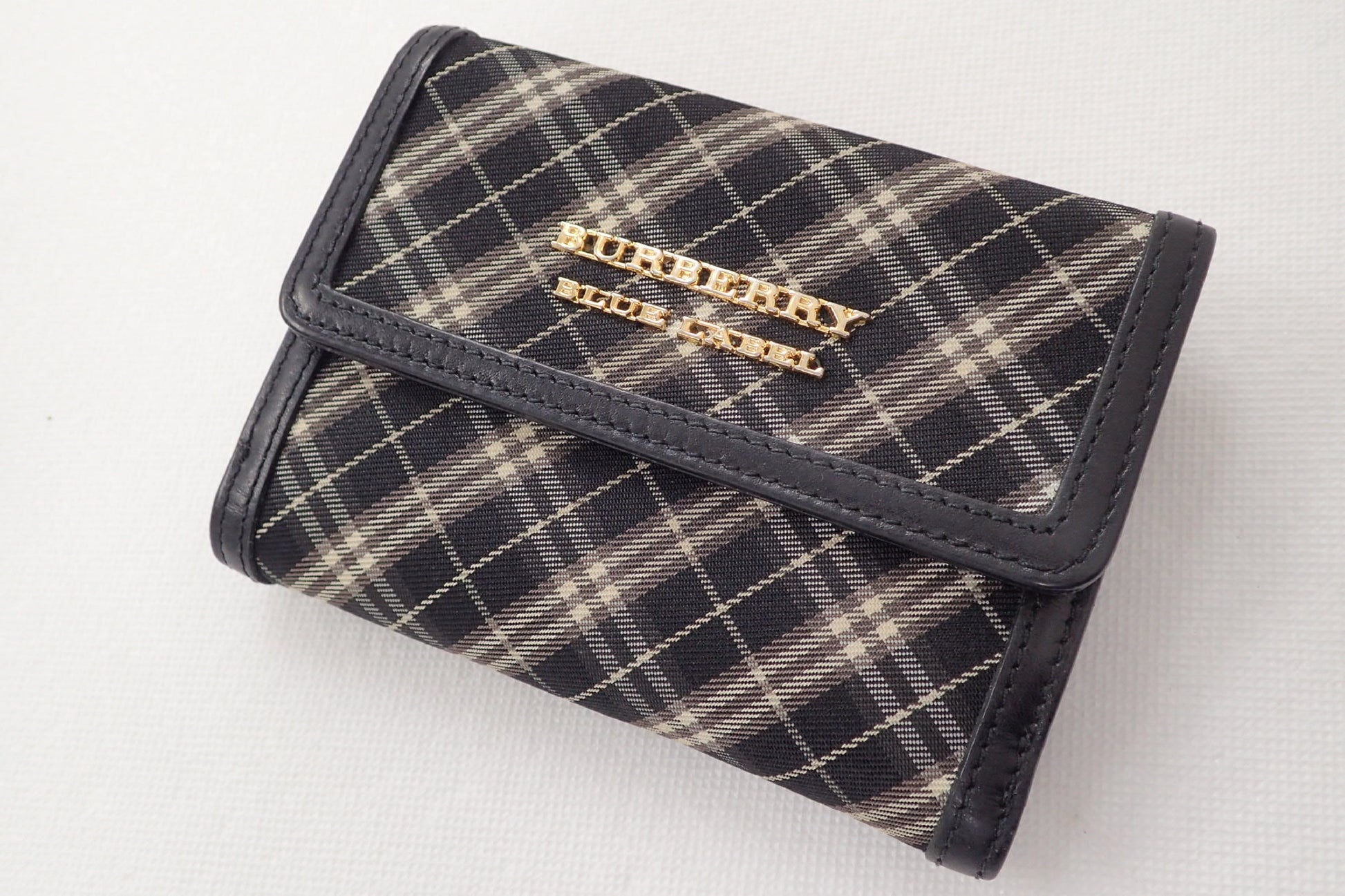 BURBERRY Blue Label Zippered Double Hook Wallet