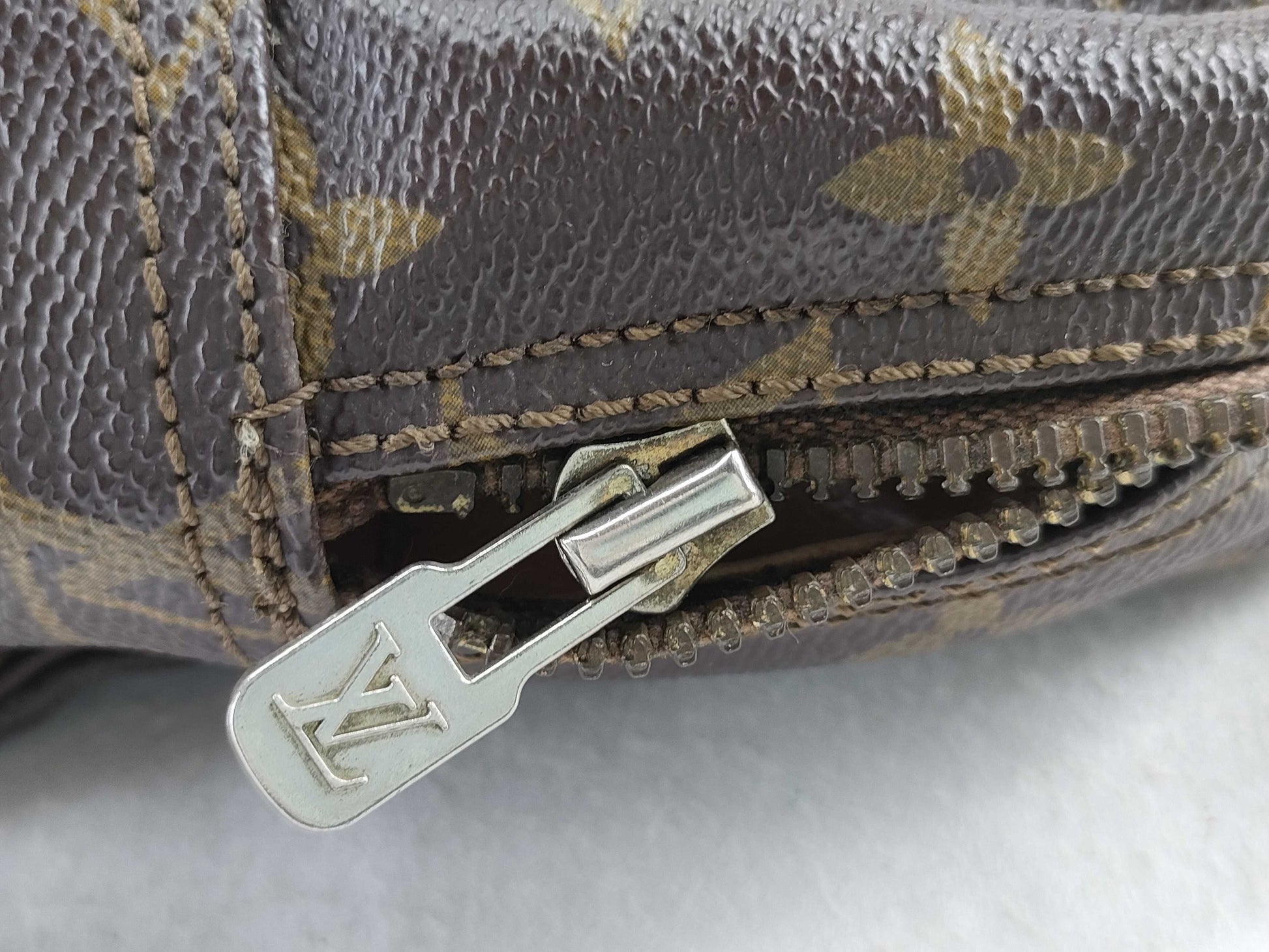 LOUIS VUITTON Monogram Louis Vuitton Clutch Second Bag