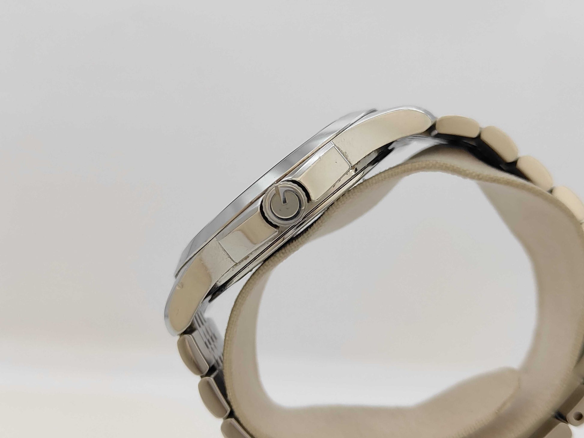 GUCCI 126.4/YA126402 12611708 Quartz Black Dial Men's Watch