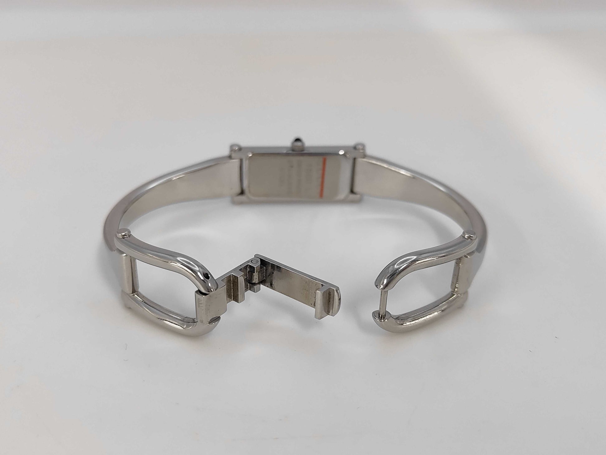 GUCCI 1500L 08585011 Quartz Shell Dial Women's Watch