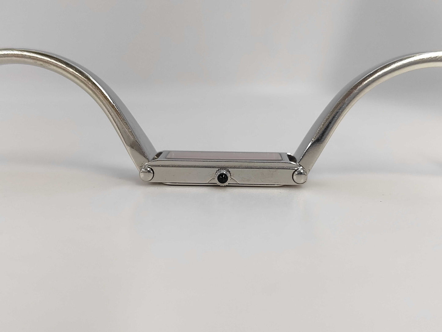 GUCCI 1500L 08585011 Quartz Shell Dial Women's Watch