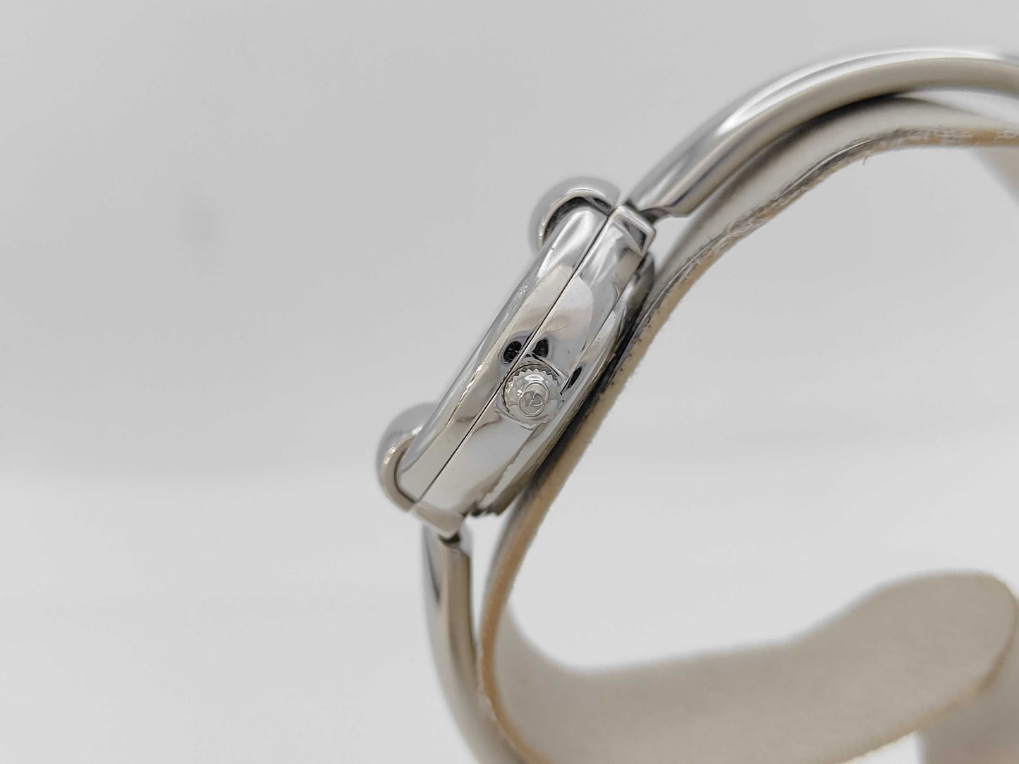 GUCCI 1400L 0113043 Quartz Silver Dial Women's Watch