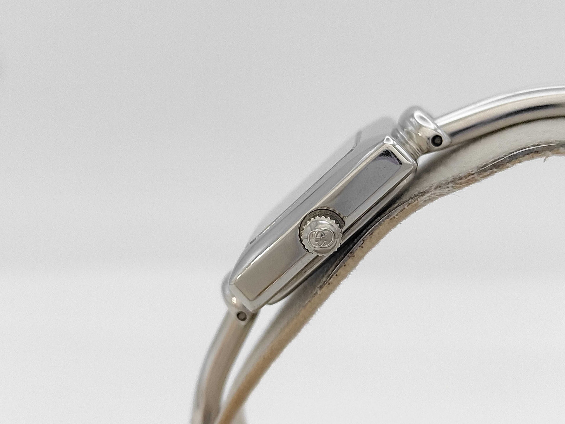 GUCCI 1900L 0085995 Quartz Black Dial Women's Watch