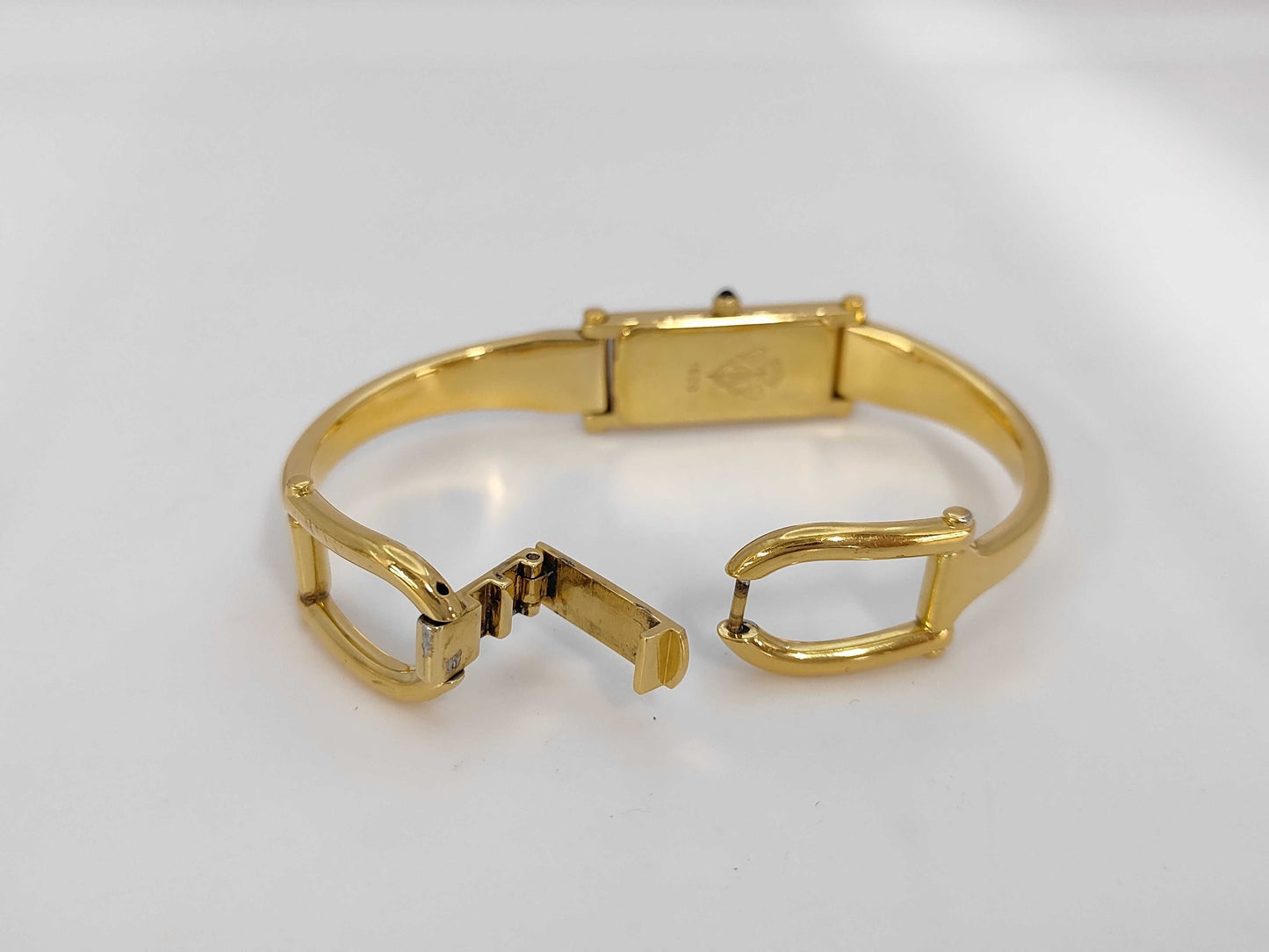 GUCCI 1500 0346233 Quartz Shell Dial Women's Watch