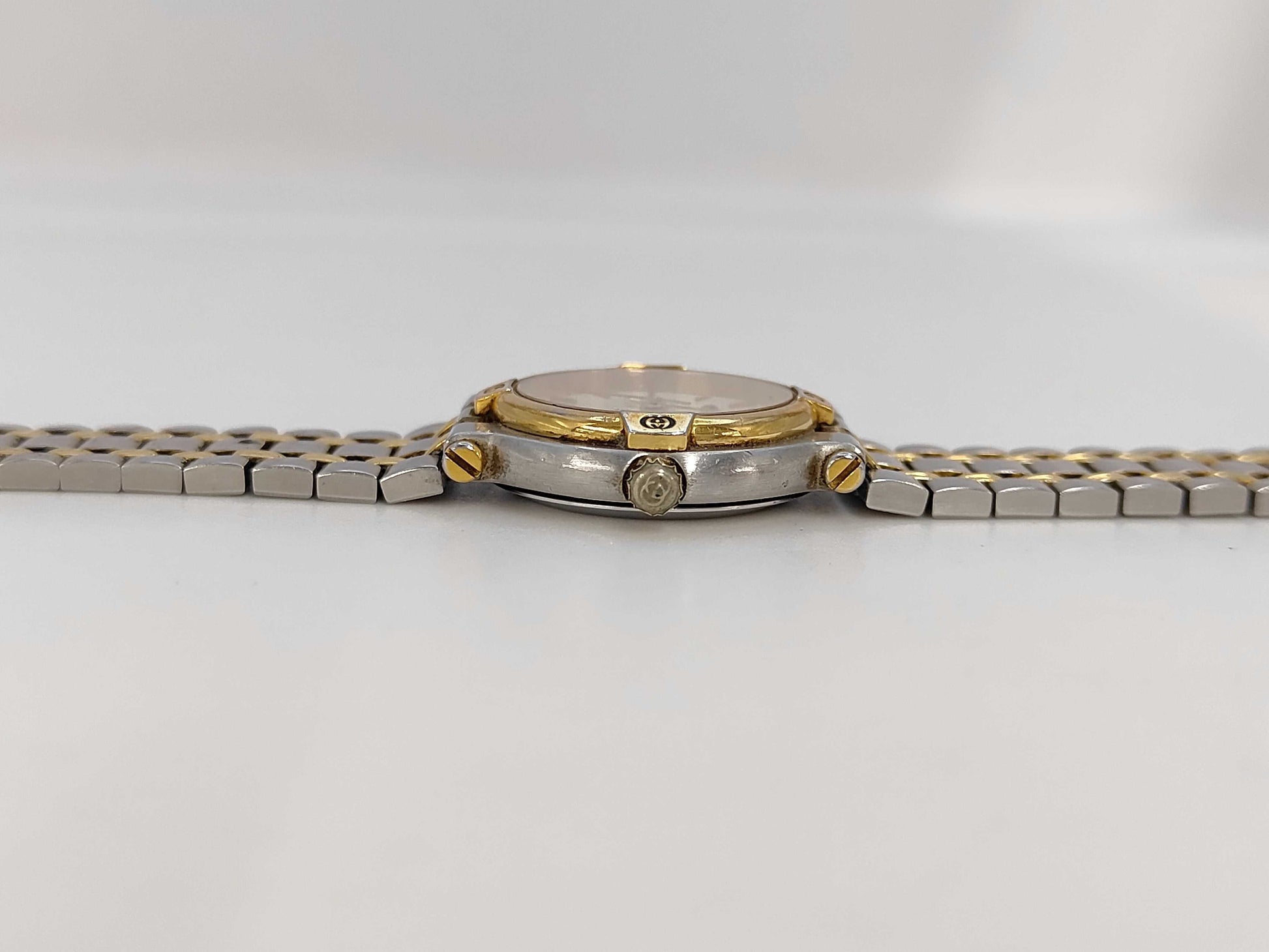 GUCCI 9000L 0099687 Quartz Ivory Dial Women's Watch