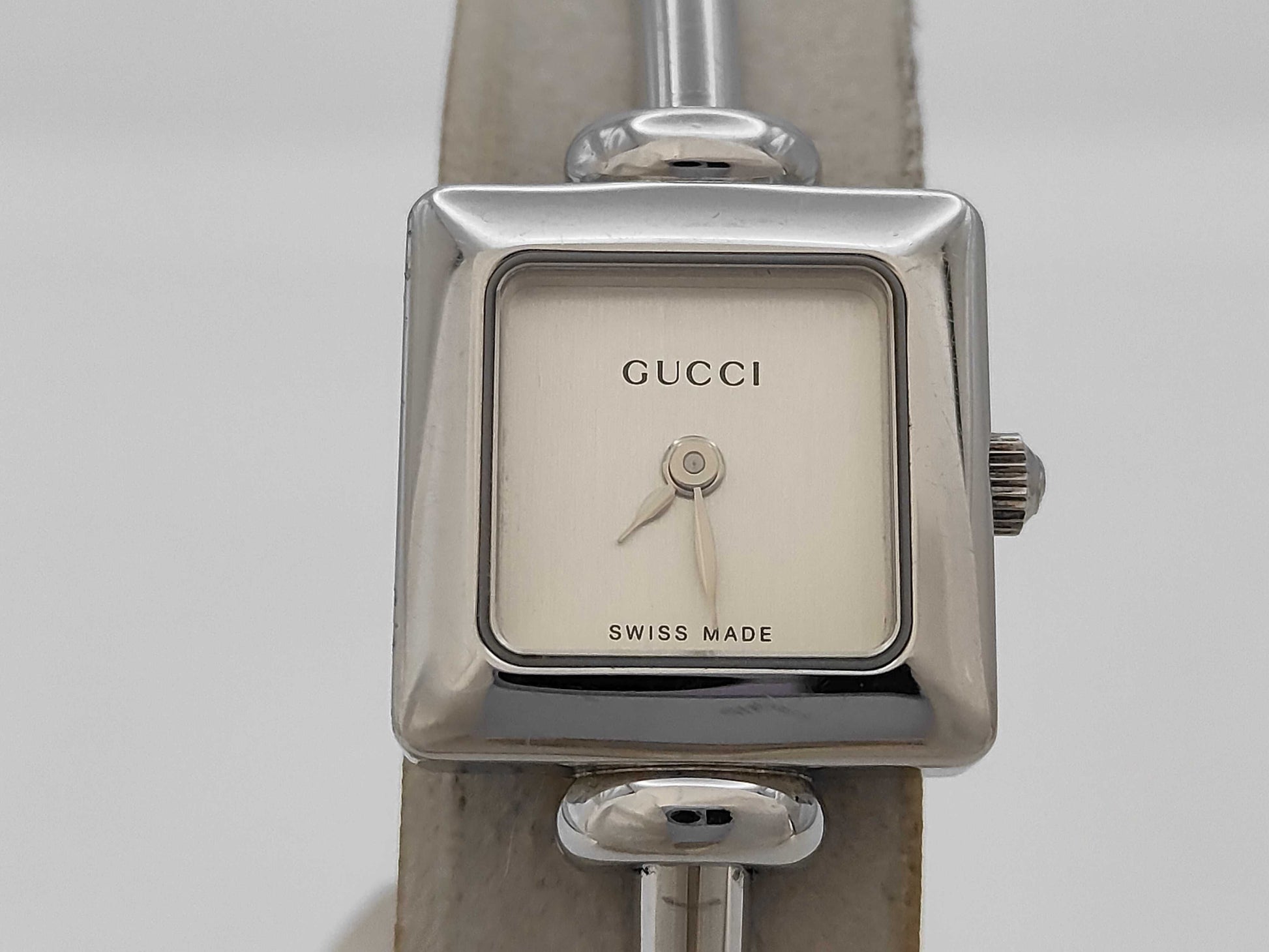 GUCCI 1900L 0277238 Quartz Silver Dial Women's Watch