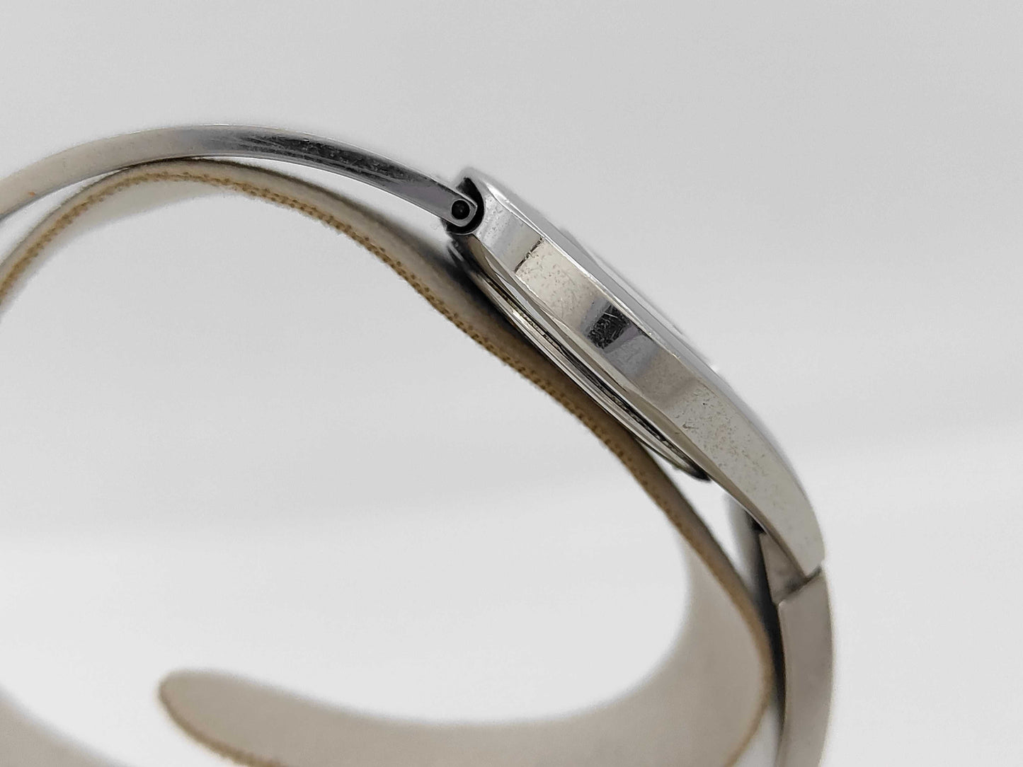 GUCCI 6700L 0101096 Quartz Black Dial Women's Watch