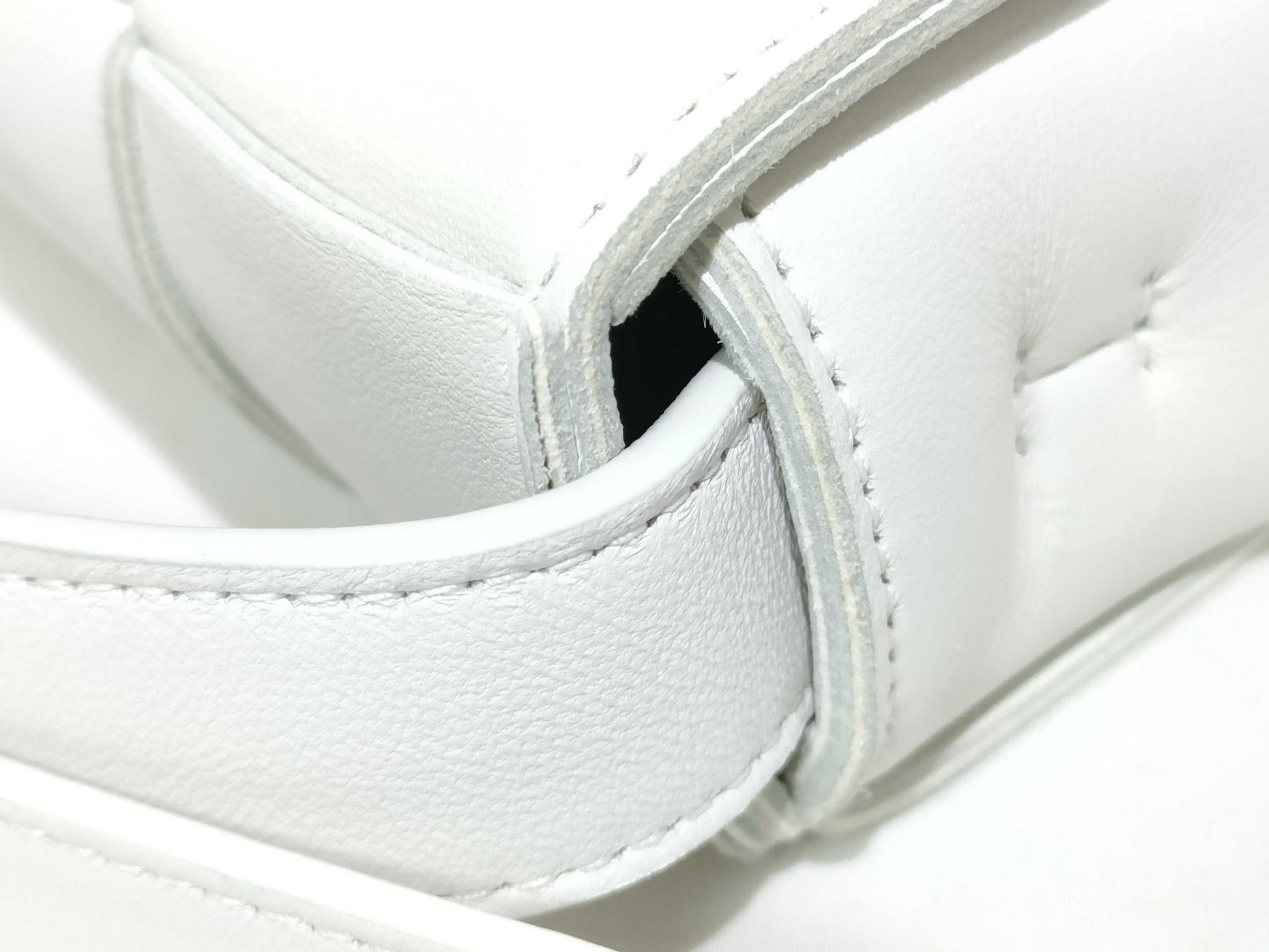 BOTTEGA VENETA Cassette Small Shoulder Bag in Maxi Intrecciato, White