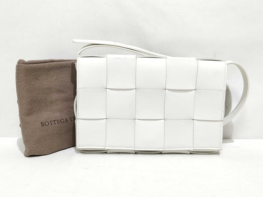BOTTEGA VENETA Cassette Small Shoulder Bag in Maxi Intrecciato, White