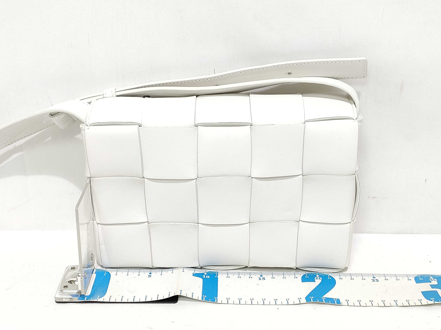 BOTTEGA VENETA Cassette Small Shoulder Bag in Maxi Intrecciato, White