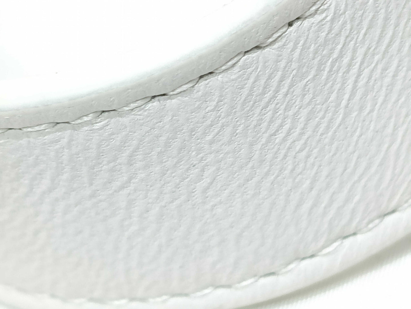 BOTTEGA VENETA Cassette Small Shoulder Bag in Maxi Intrecciato, White