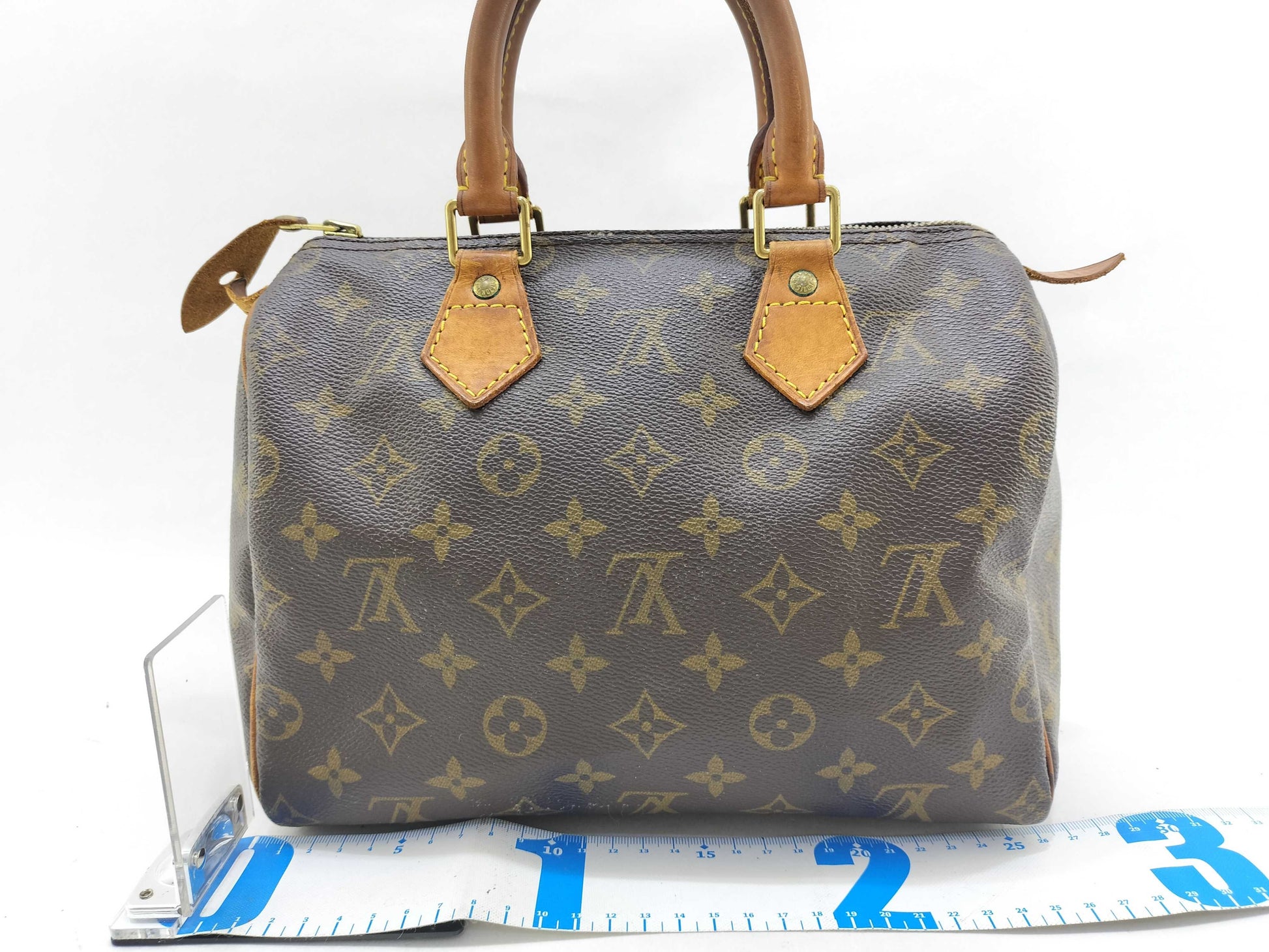 LOUIS VUITTON Monogram Louis Vuitton Speedy 25 Handbag