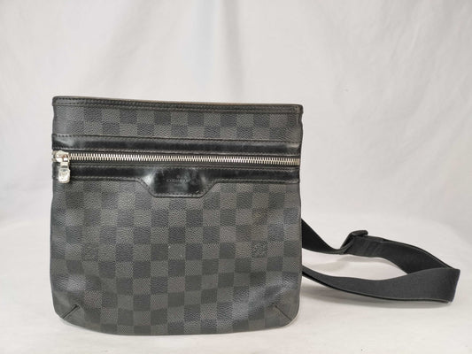 LOUIS VUITTON Damier Graphite Shoulder Bag N58028 VI3009