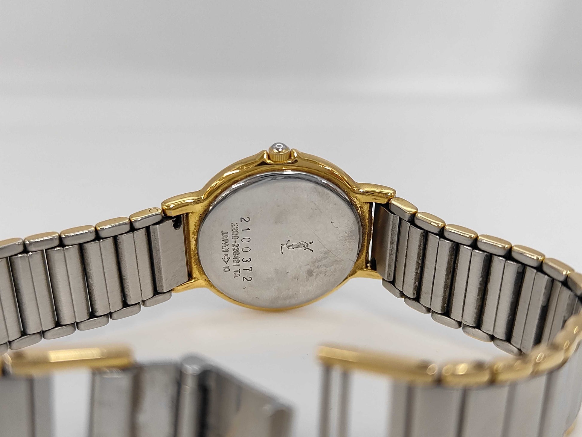 Yves Saint Laurent 2200-228481 2100372 Quartz Ivory Dial Women's Watch