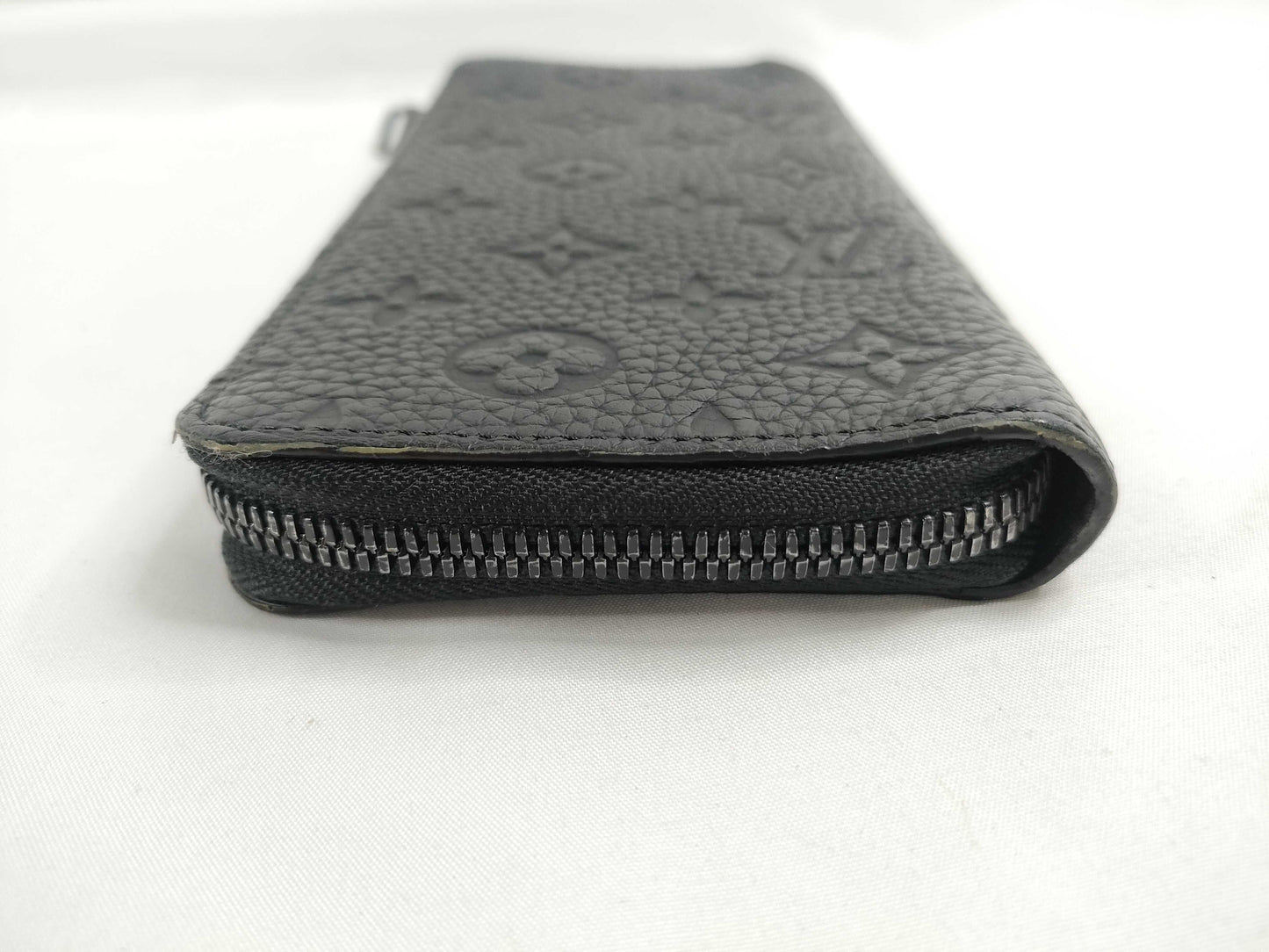 LOUIS VUITTON Vertical Monogram Taurillon M69047 RFID Wallet