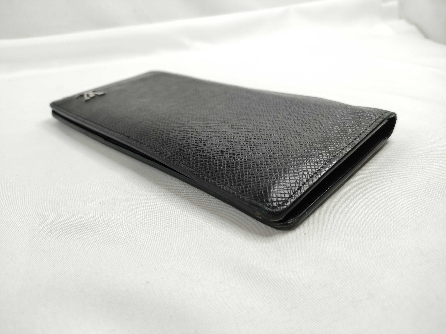 LOUIS VUITTON Taiga Brazza Taiga Noir M30285 RA2230 Wallet