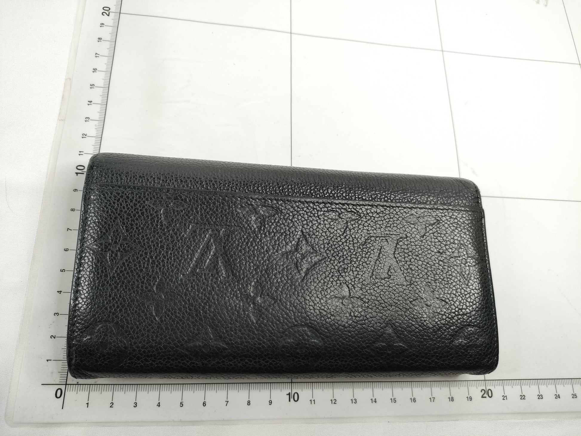 LOUIS VUITTON Monogram Empreinte Sarah Empreinte Noir M61182 CA3198 Wallet