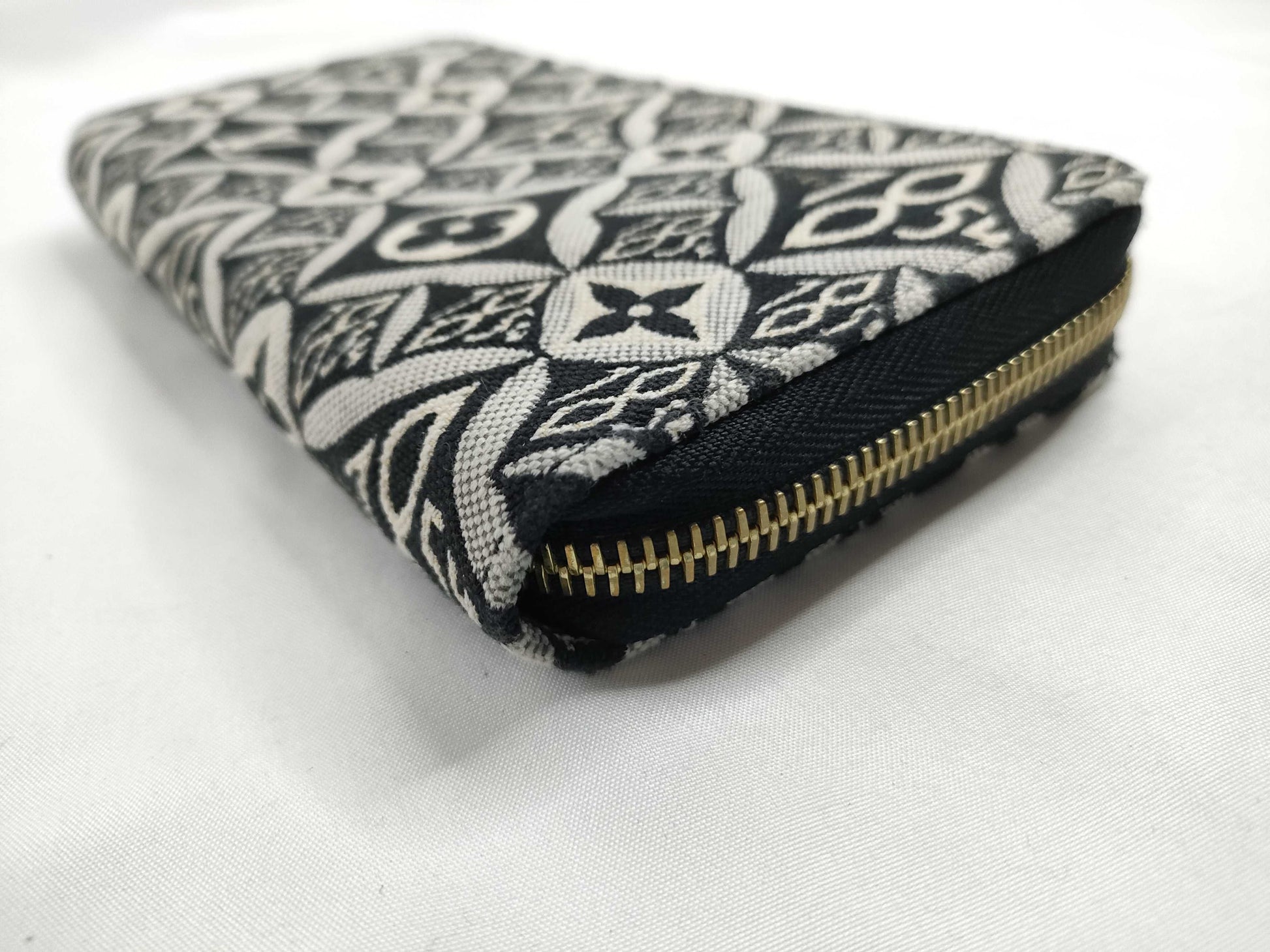 LOUIS VUITTON Zippy Wallet SINCE1854 Jacquard M80324 RFID Wallet