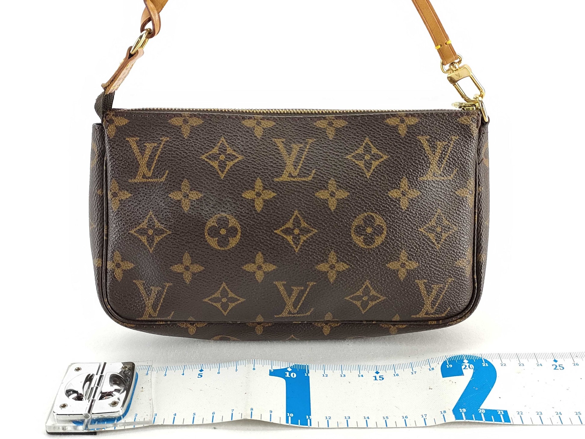 LOUIS VUITTON Monogram Louis Vuitton Bag Pouch Monogram Pochette Accessoires Pouch