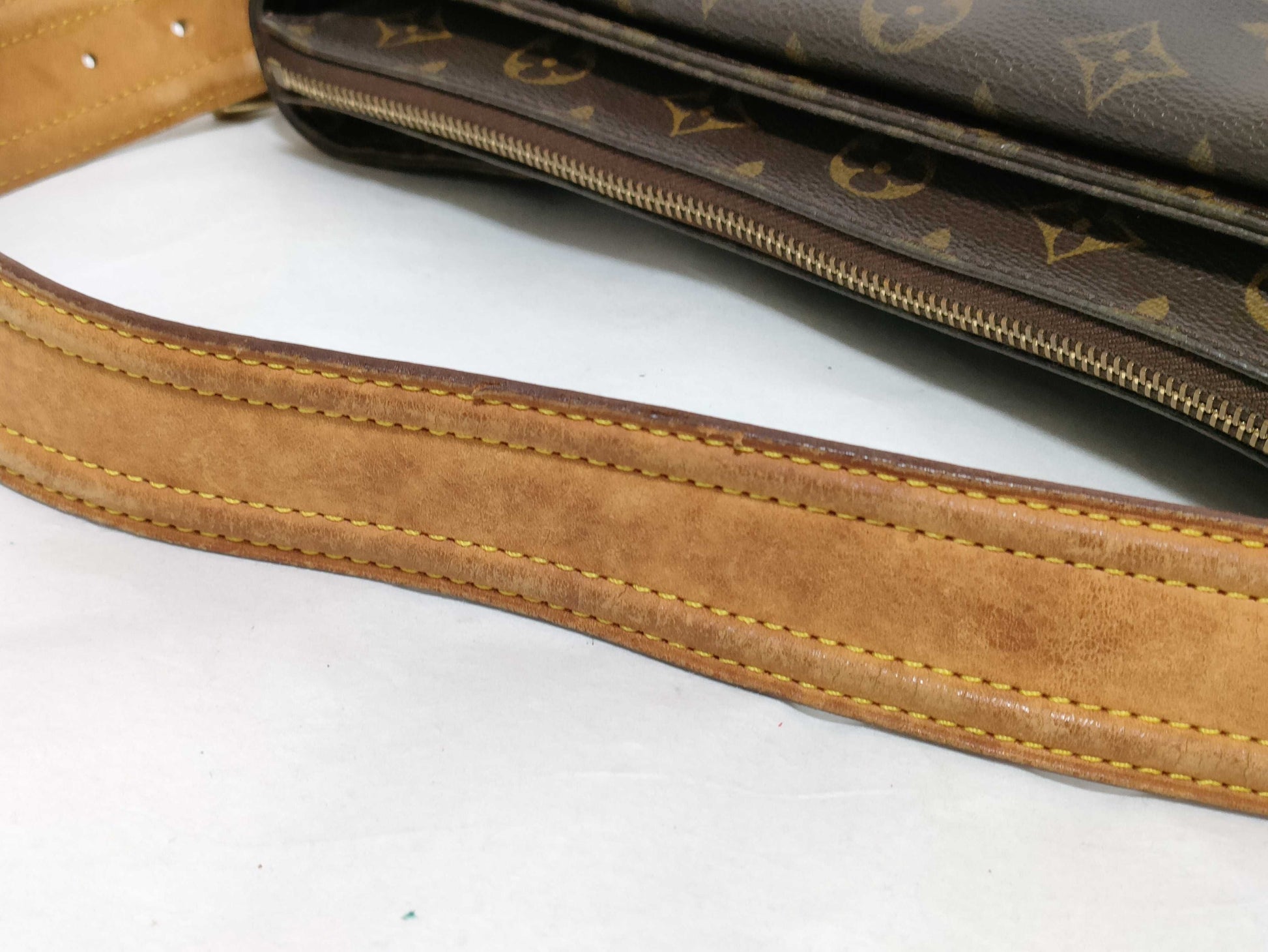 LOUIS VUITTON Monogram Shoulder Bag
