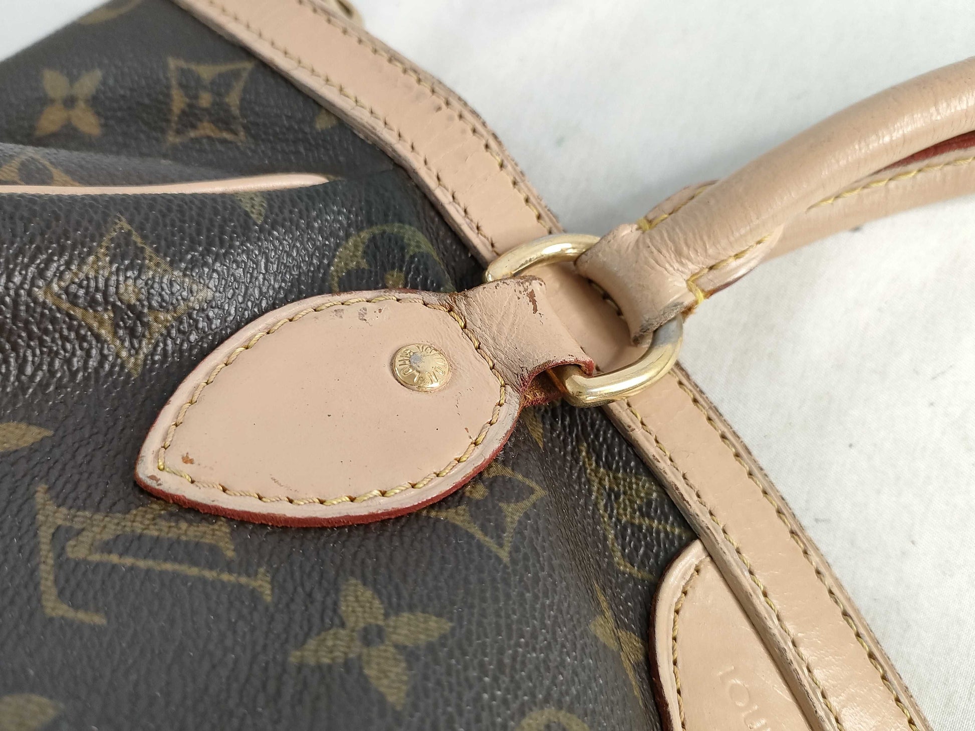 LOUIS VUITTON Monogram Handbag VI2089