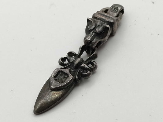 Silver necklace pendant top