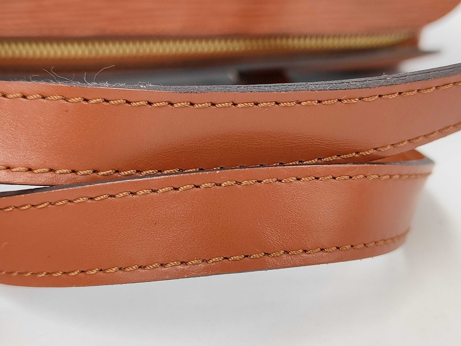 LOUIS VUITTON Epi Soufflot Camel Handbag with Pouch