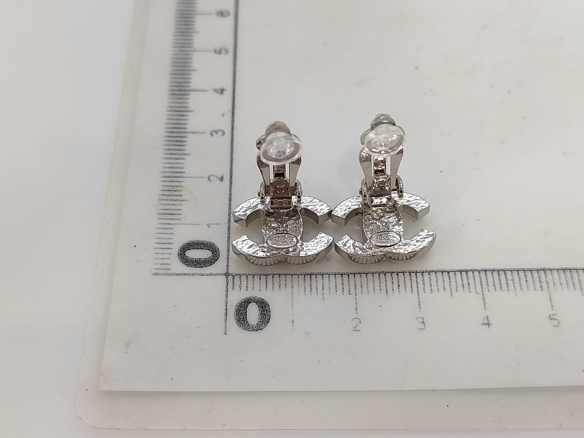 CHANEL Pearl 05V Earrings