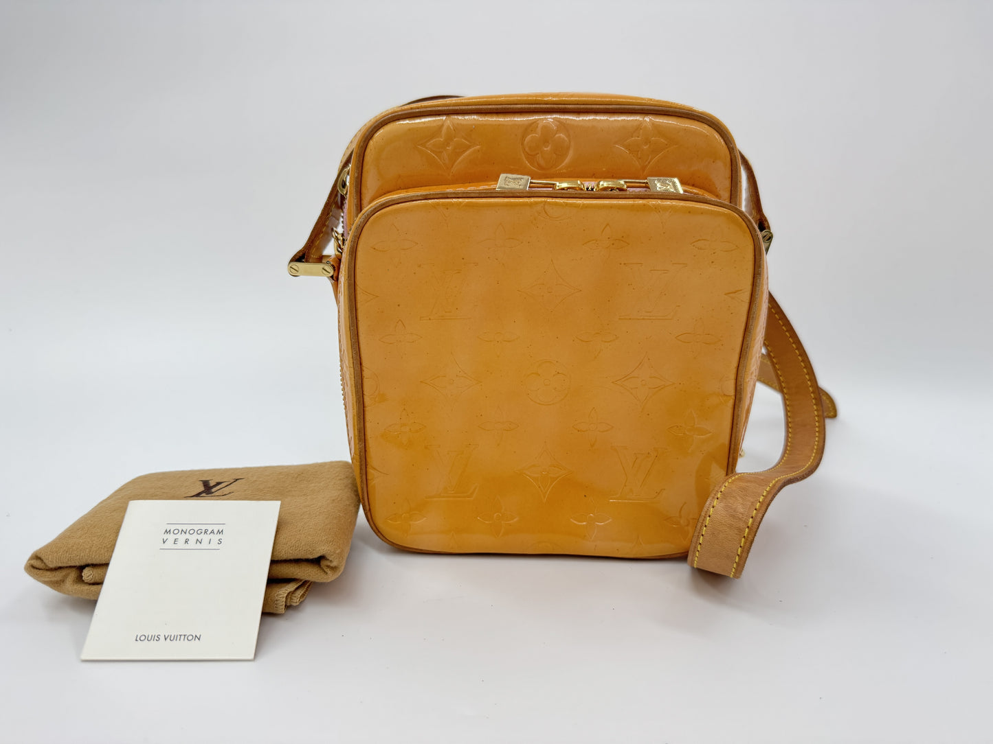 LOUIS VUITTON Worcester Pink Shoulder Bag