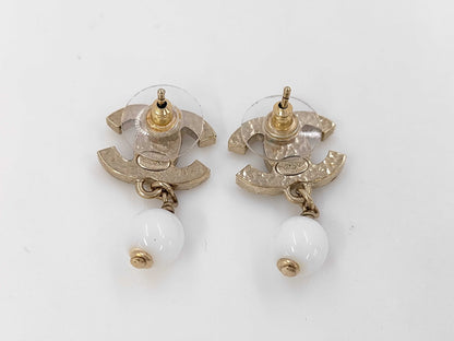 CHANEL F Pearl Coco Mark Swing Earrings