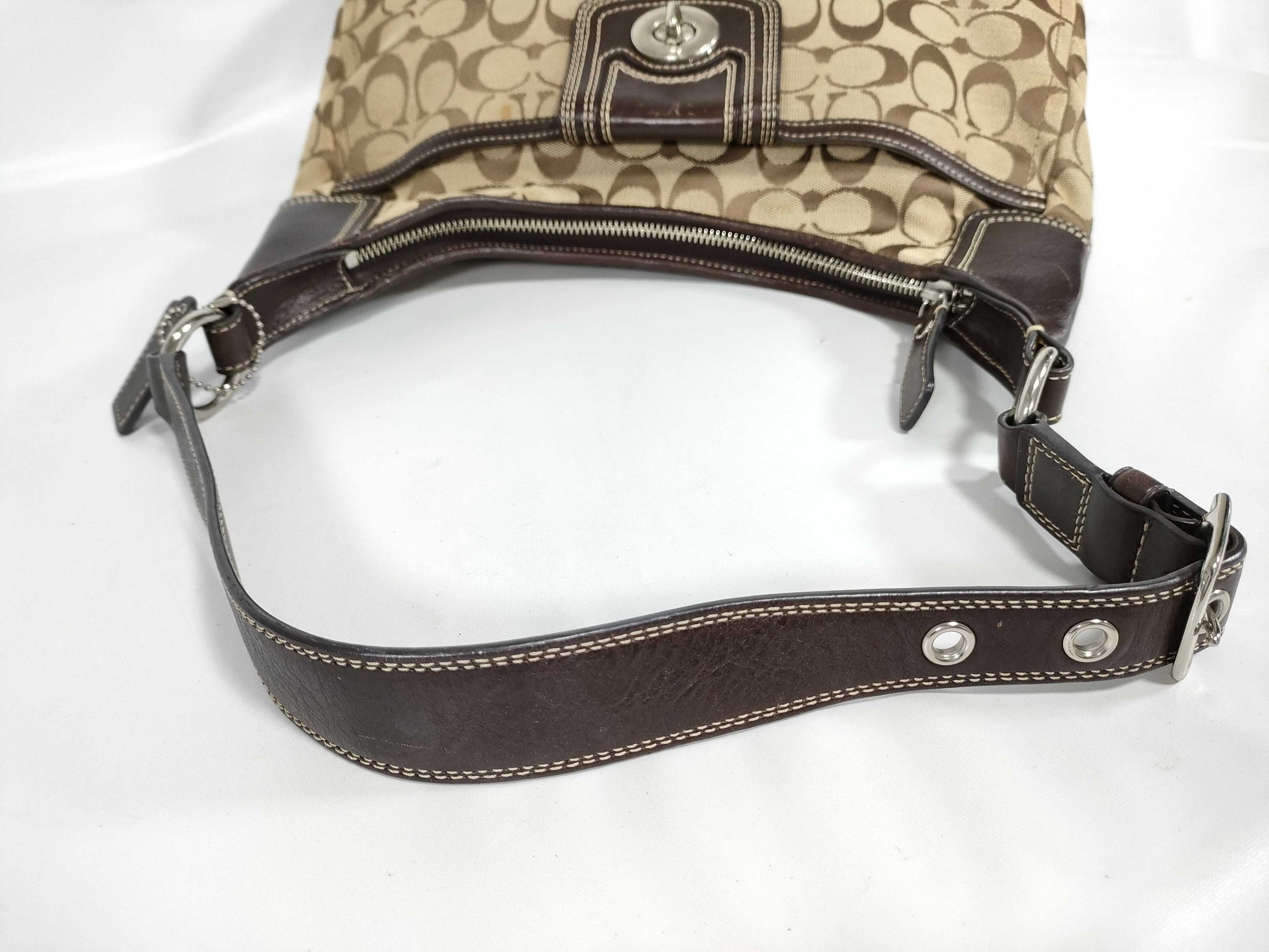 COACH Signature Coach One-Shoulder Bag Shoulder Bag