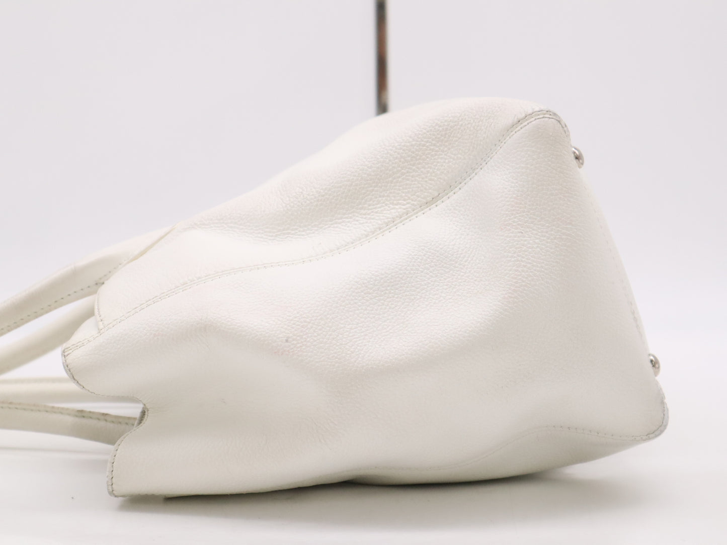 CHANEL Caviar Skin Executive Line Tote Bag, White, with Pouch, Guarantee Card, Card, and Sticker, 11932924 Tote Bag