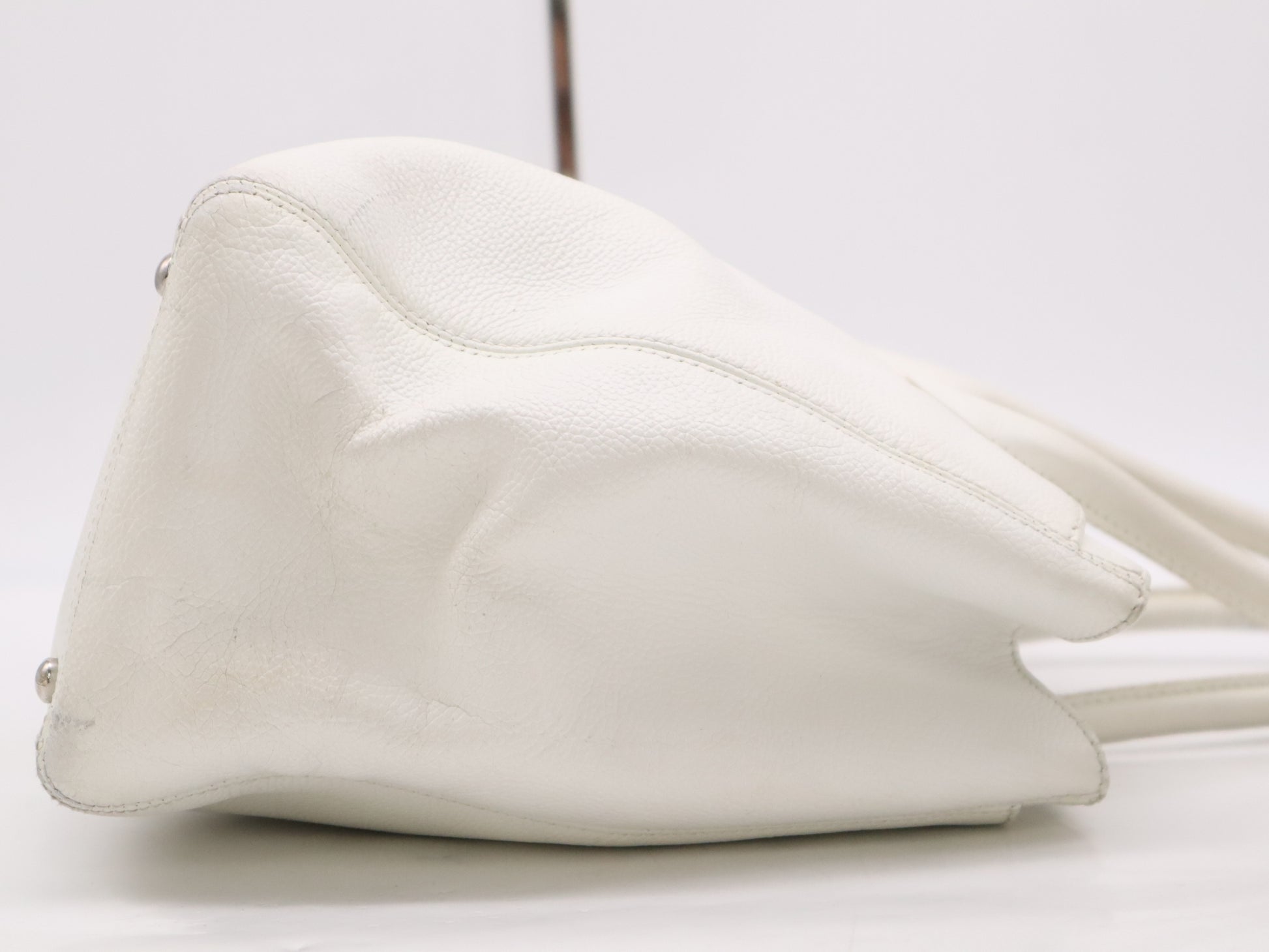 CHANEL Caviar Skin Executive Line Tote Bag, White, with Pouch, Guarantee Card, Card, and Sticker, 11932924 Tote Bag