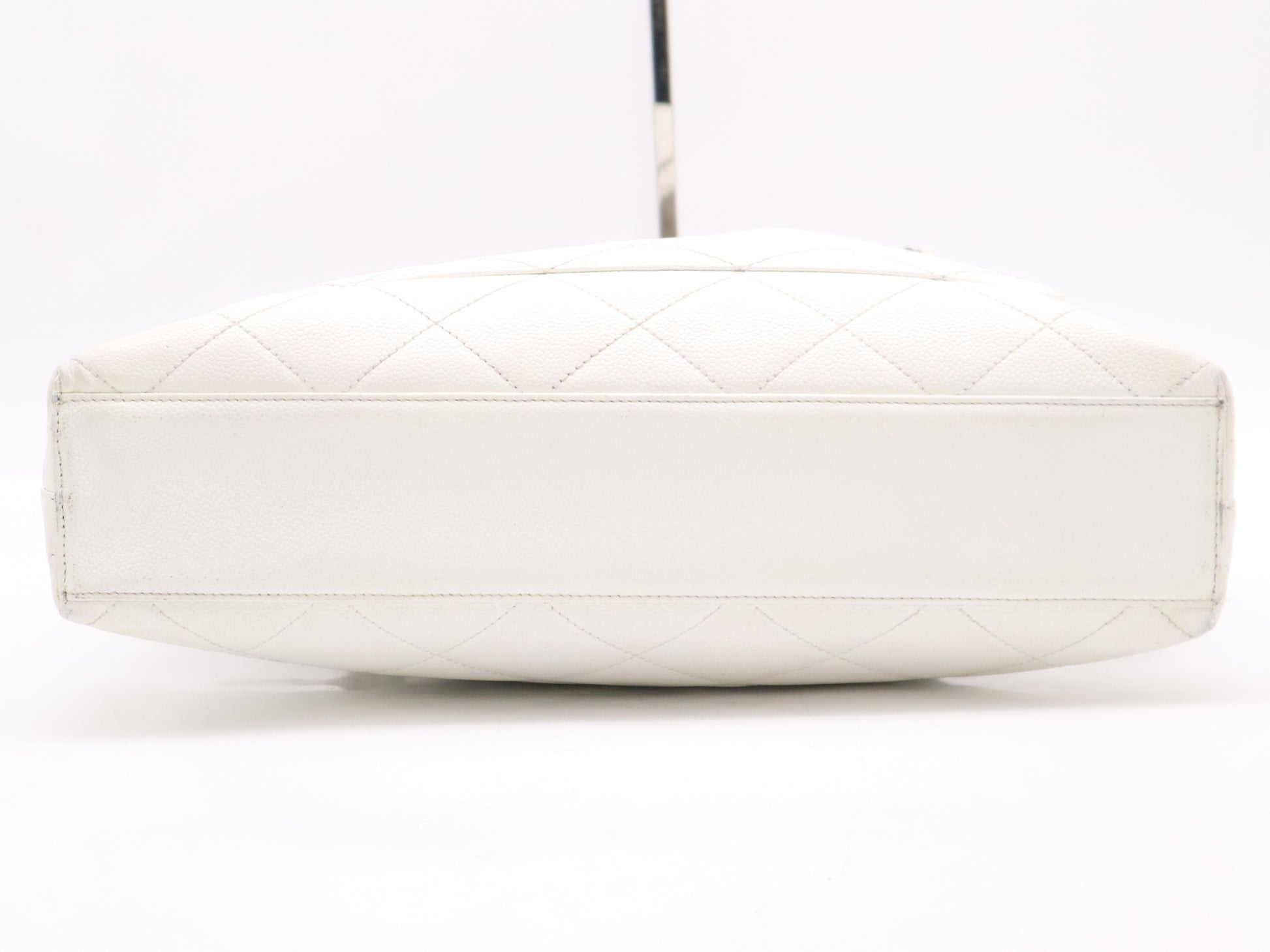  CHANEL Caviar Matelasse Chain Shoulder Bag with Wood Grain and White Seal 6498062 Shoulder Bag