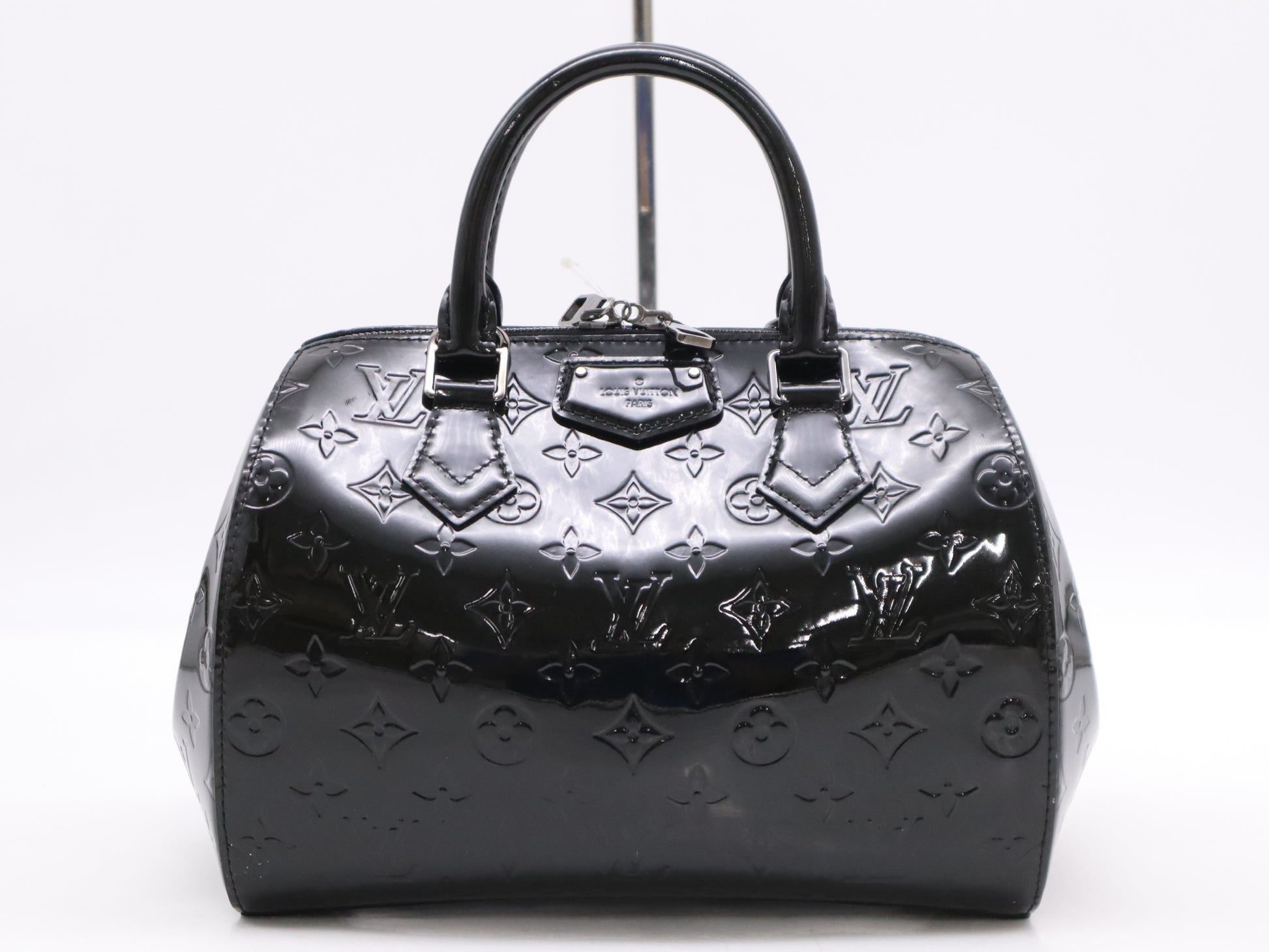 LOUIS VUITTON M90060 Vernis Montana Black Handbag