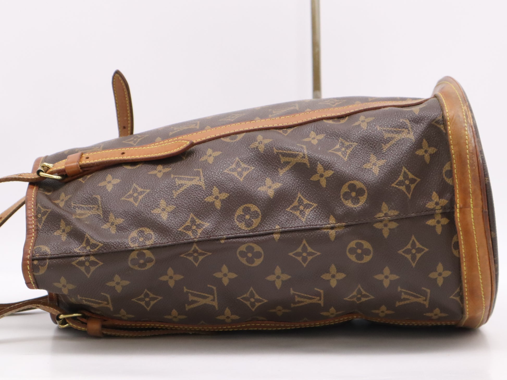 LOUIS VUITTON M42236 Monogram Bucket GM Tote Bag