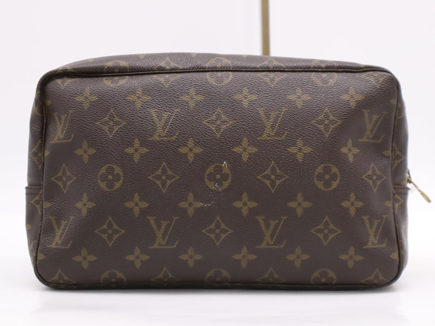 LOUIS VUITTON M47522 Monogram Truss Toilette 28 Pouch