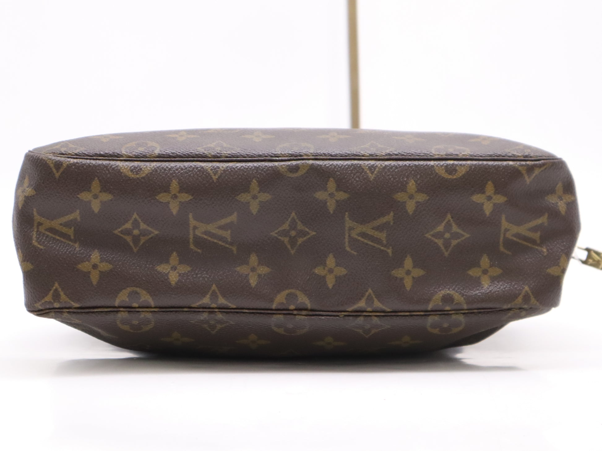 LOUIS VUITTON M47522 Monogram Truss Toilette 28 Pouch