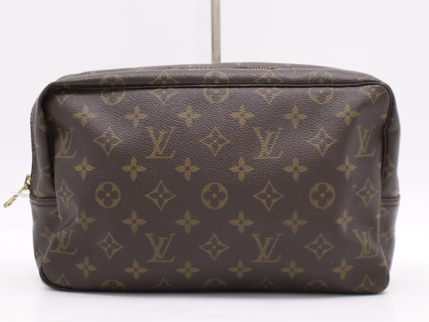 LOUIS VUITTON M47522 Monogram Truss Toilette 28 Pouch