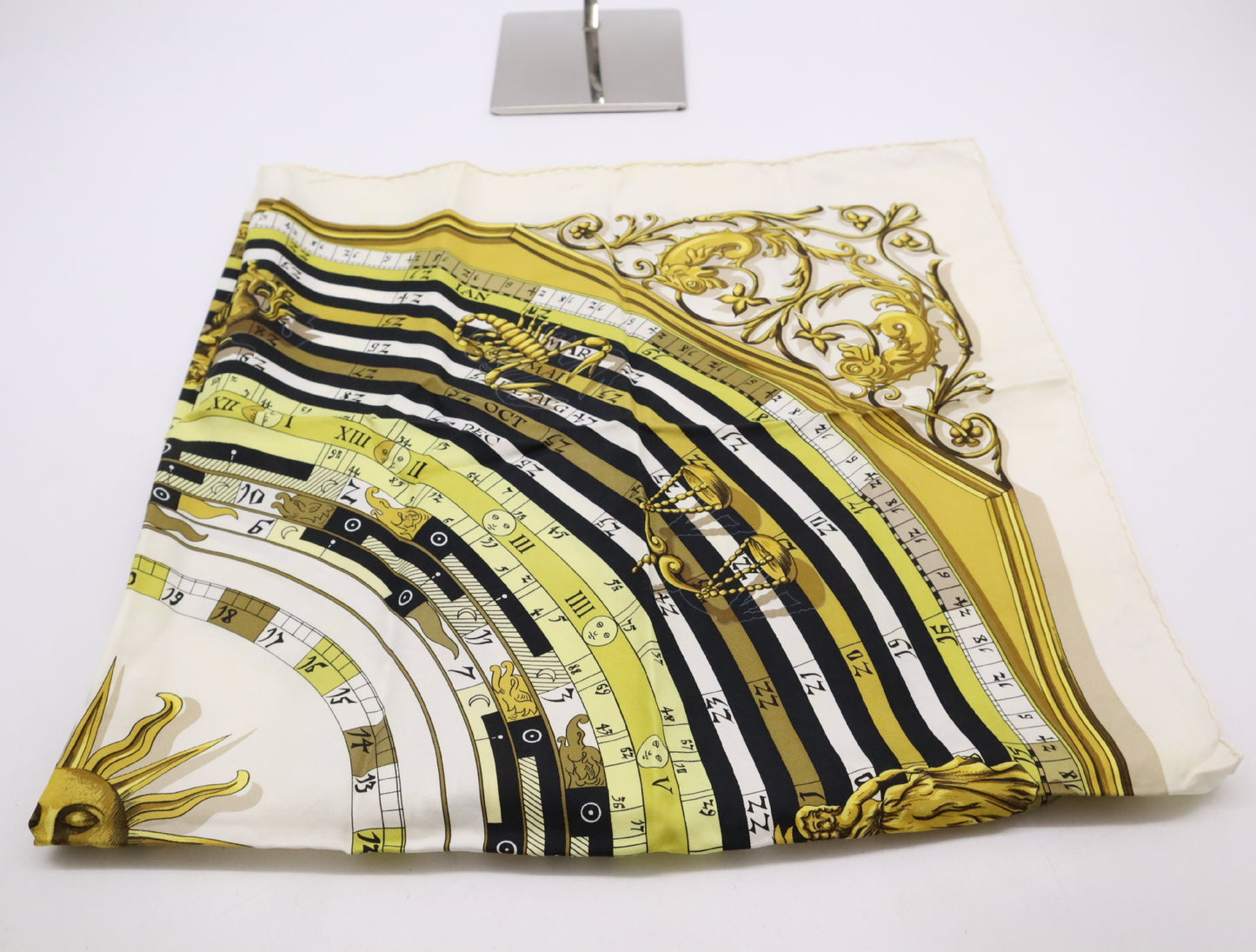 HERMES Silk Carré 90 DIES ET HORE Astrology Sun White Yellow Other Apparel