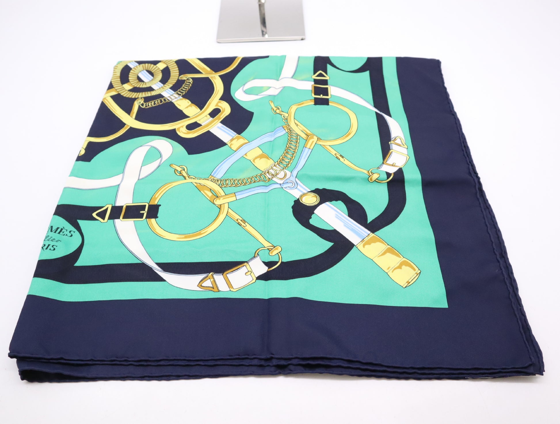 HERMES Silk Carré 90 Apron d'Or Golden Spur Green Navy Scarf