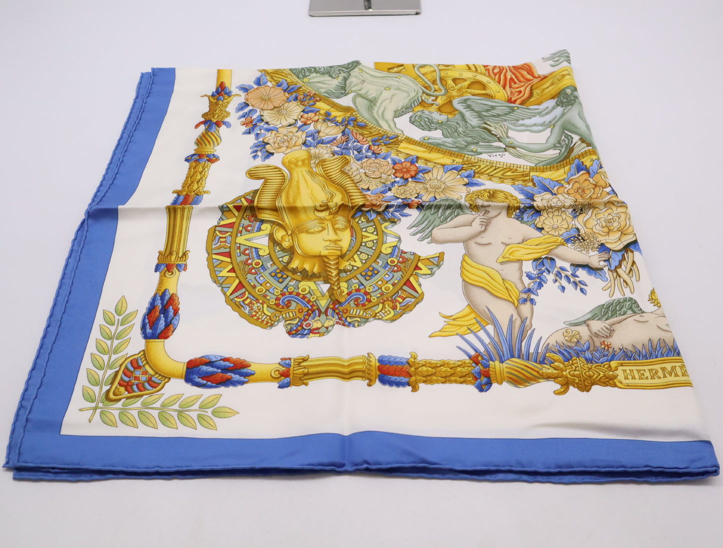 HERMES Silk Carré 90 Le Matin Neuf New Morning Pattern White Yellow Blue Scarf