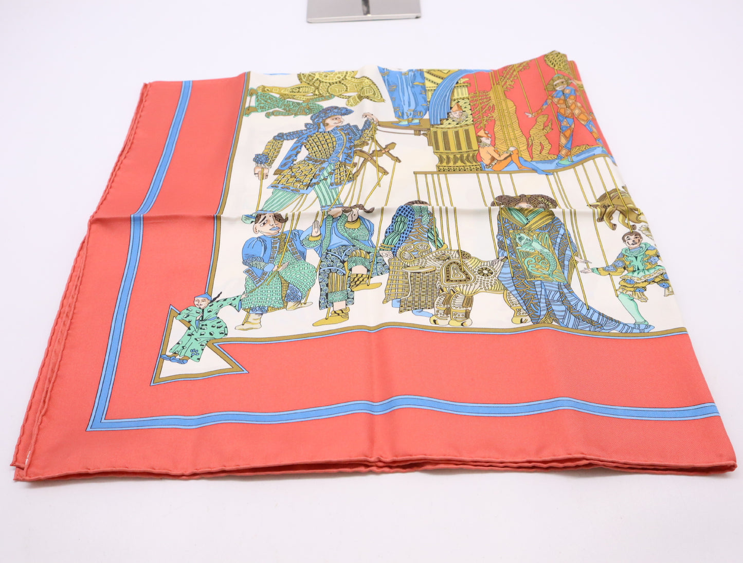 HERMES Silk Carré 90 "LE TEMPS des MARIONNETTES" Marionette Time Pattern Red White Boxed Other Accessories