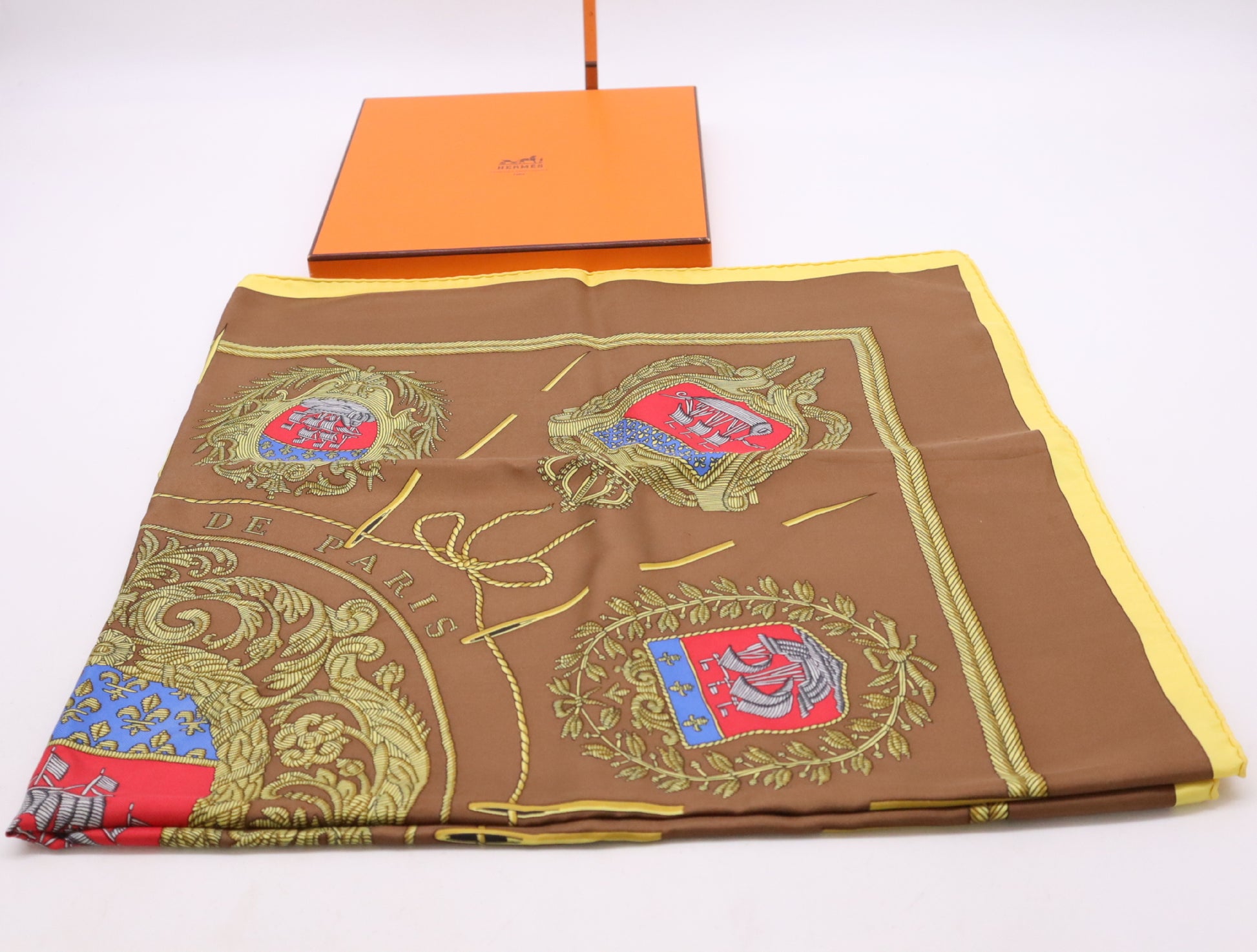 HERMES Silk Carré 90 "Les Armes de Paris" Weapon Pattern, Brown/Yellow, Box Included, Other Accessories