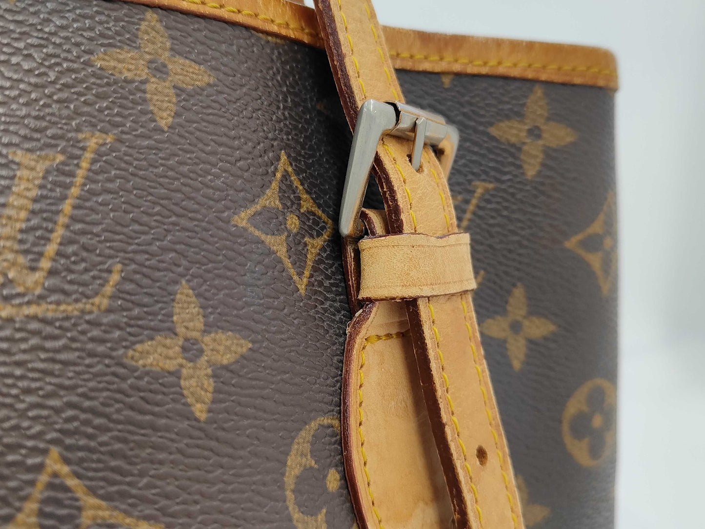 LOUIS VUITTON M42238 Monogram Bucket PM Tote Bag