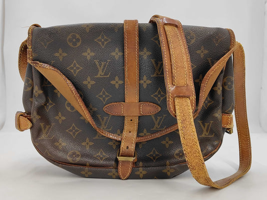 LOUIS VUITTON M42256 Monogram Saumur 30 Shoulder Bag