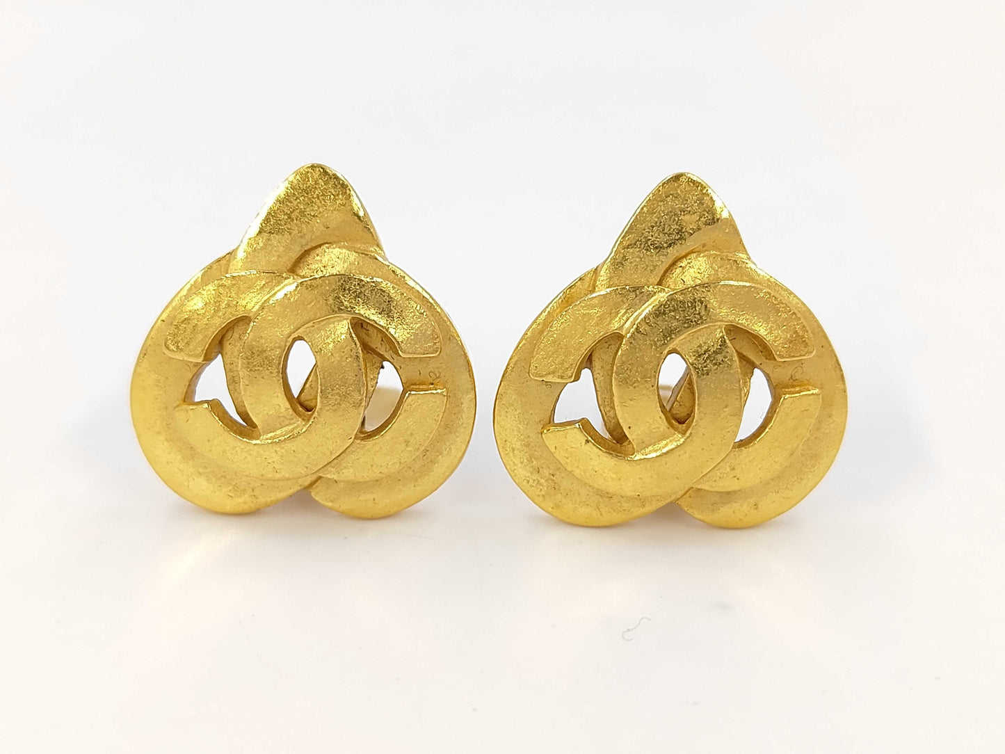 CHANEL Coco Heart Earrings