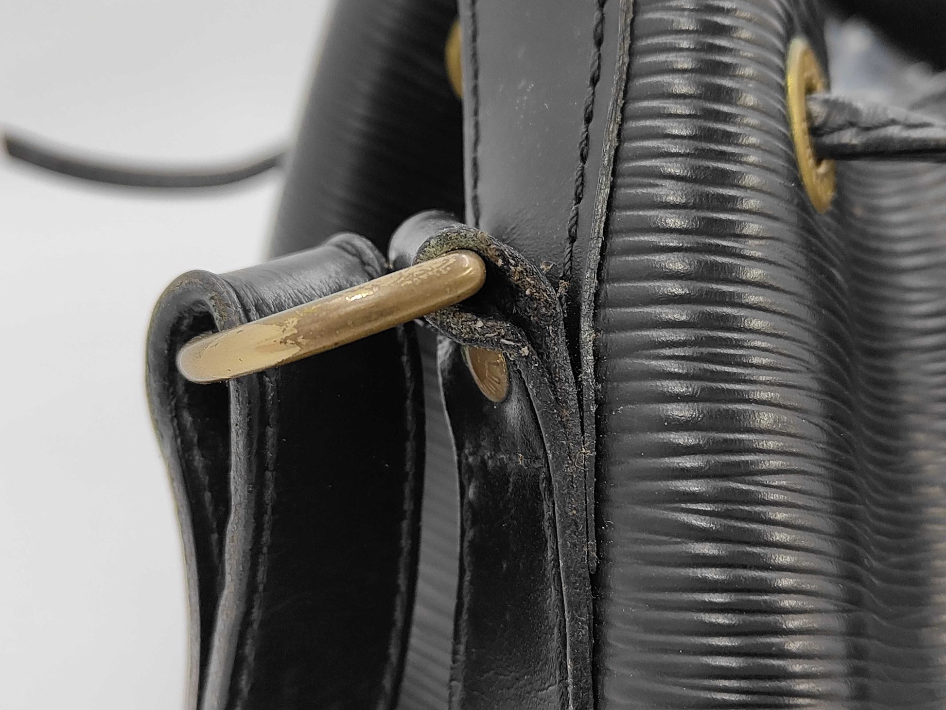 LOUIS VUITTON shoulder bag