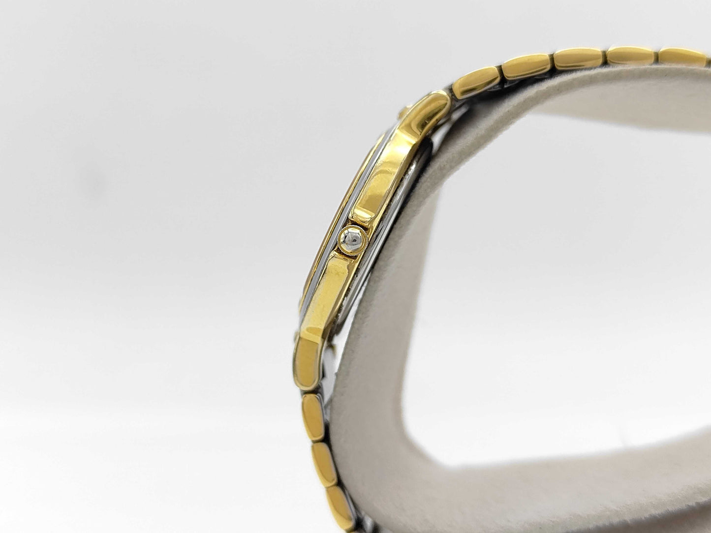 Yves Saint Laurent 2200-228481 970269 Quartz Women's Watch