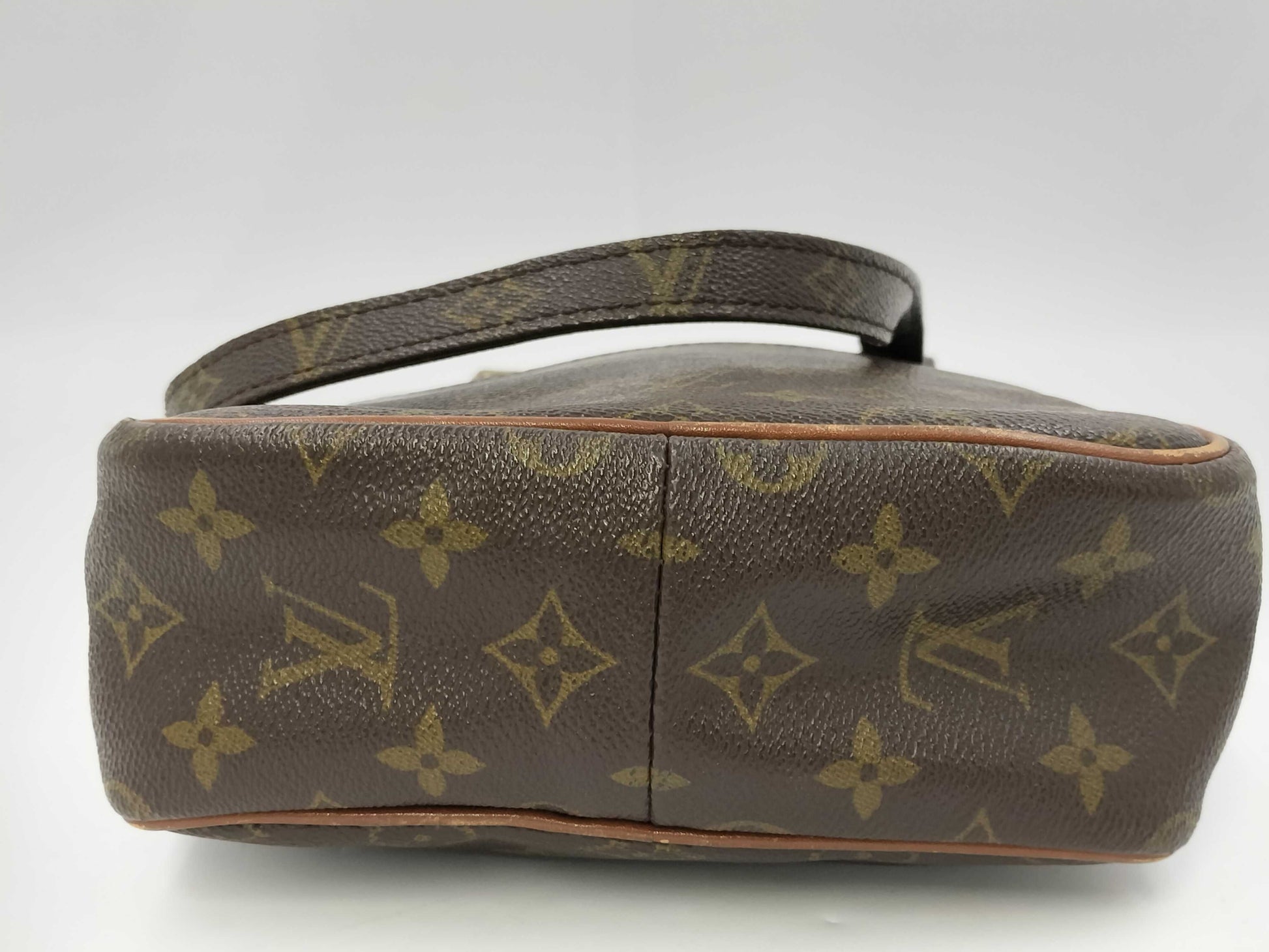 LOUIS VUITTON Louis Vuitton shoulder bag